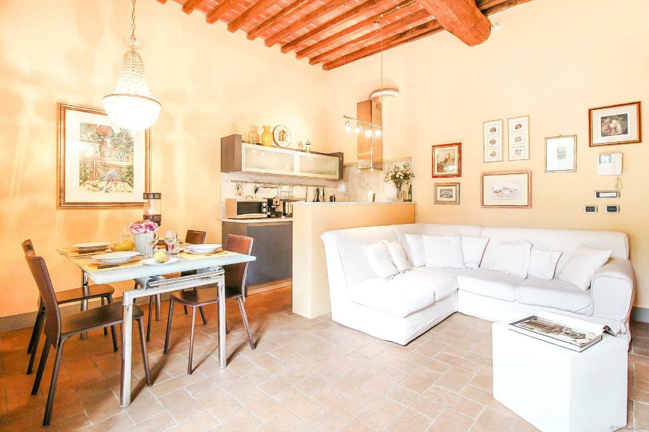 Apartment Guinigi With Private Courtyard Lucca Exterior foto